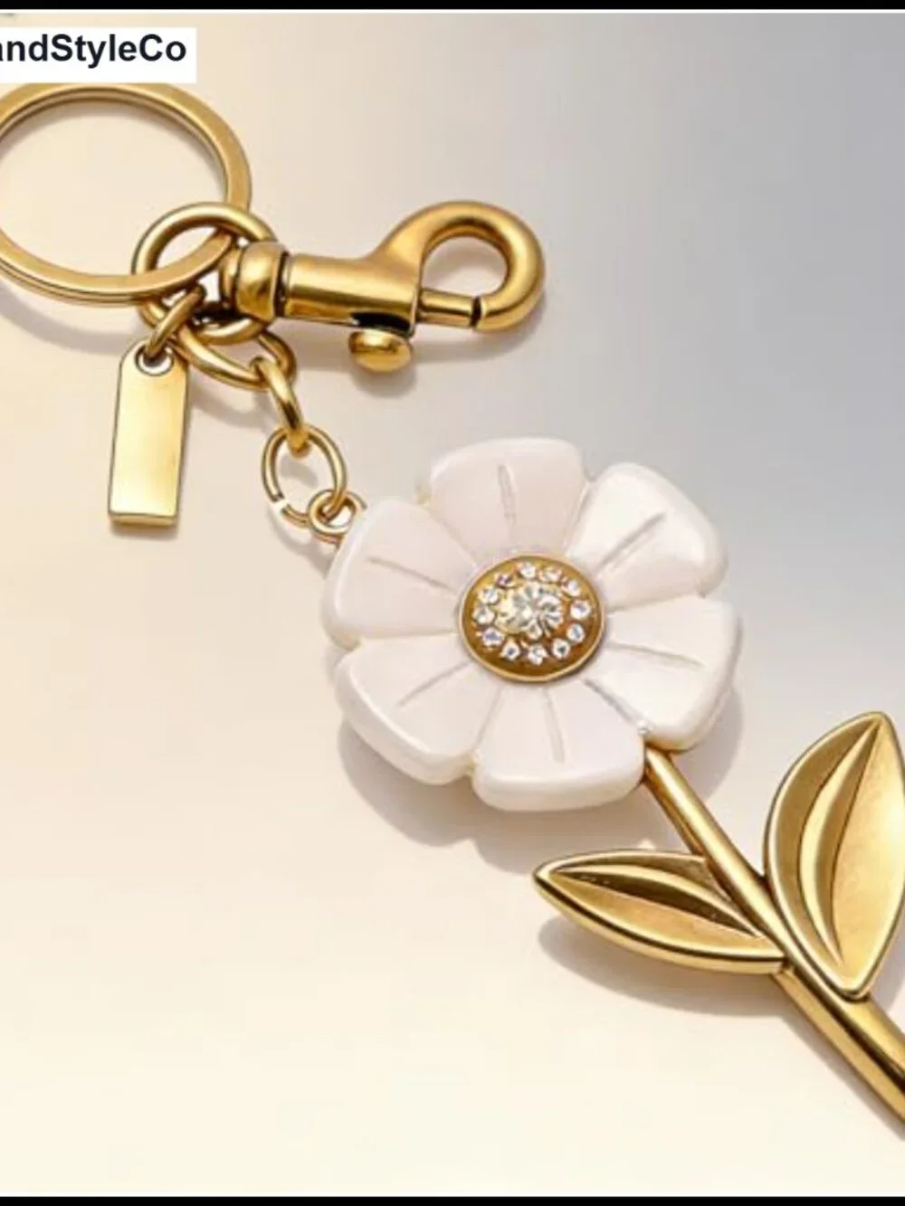 Glitter Resin Daisy Purse Charm Keychain